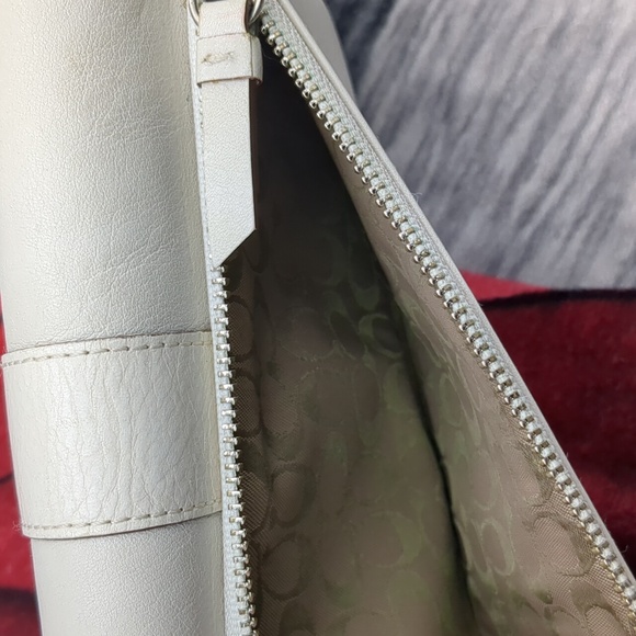 Coach Vintage Trifold Wallet - Picture 6 of 15